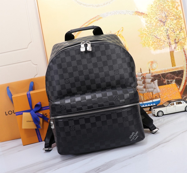 ルイヴィトンバッグ正面デザイン